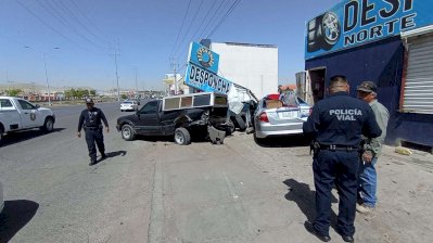 Se queda dormida al volante y provoca accidente en la Tecnológico