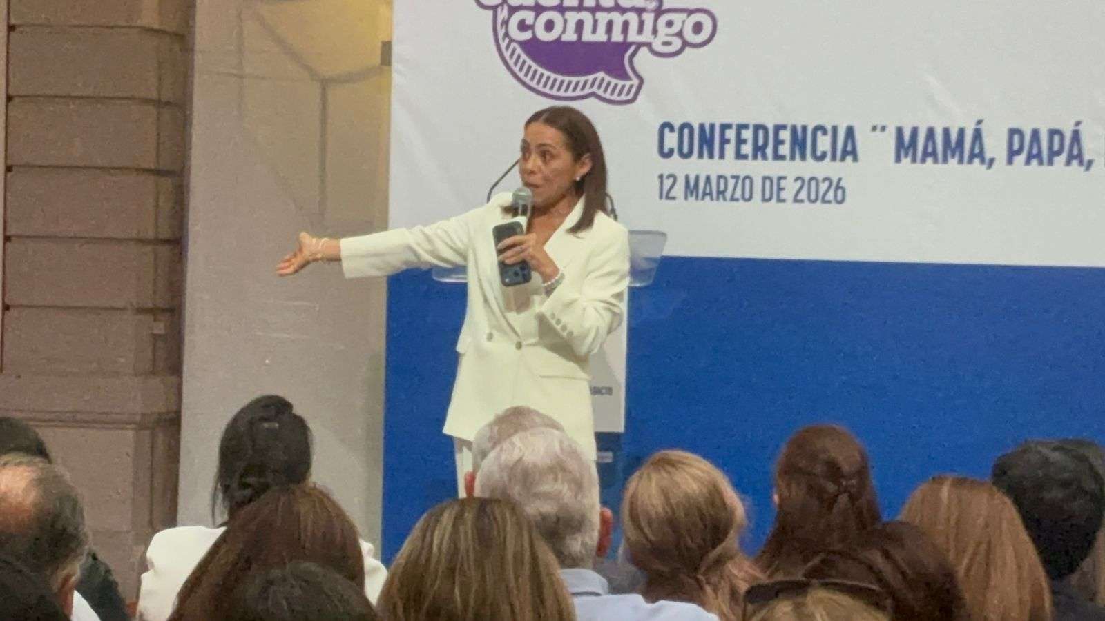 Presenta Josefina Vázquez Mota conferencia sobre la adicción digital