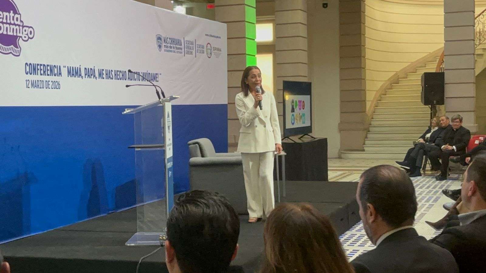 Presenta Josefina Vázquez Mota conferencia sobre la adicción digital