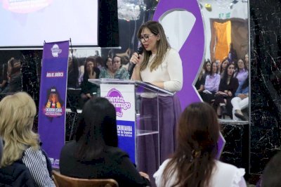 Capacitan a especialistas de instancias de apoyo a mujeres