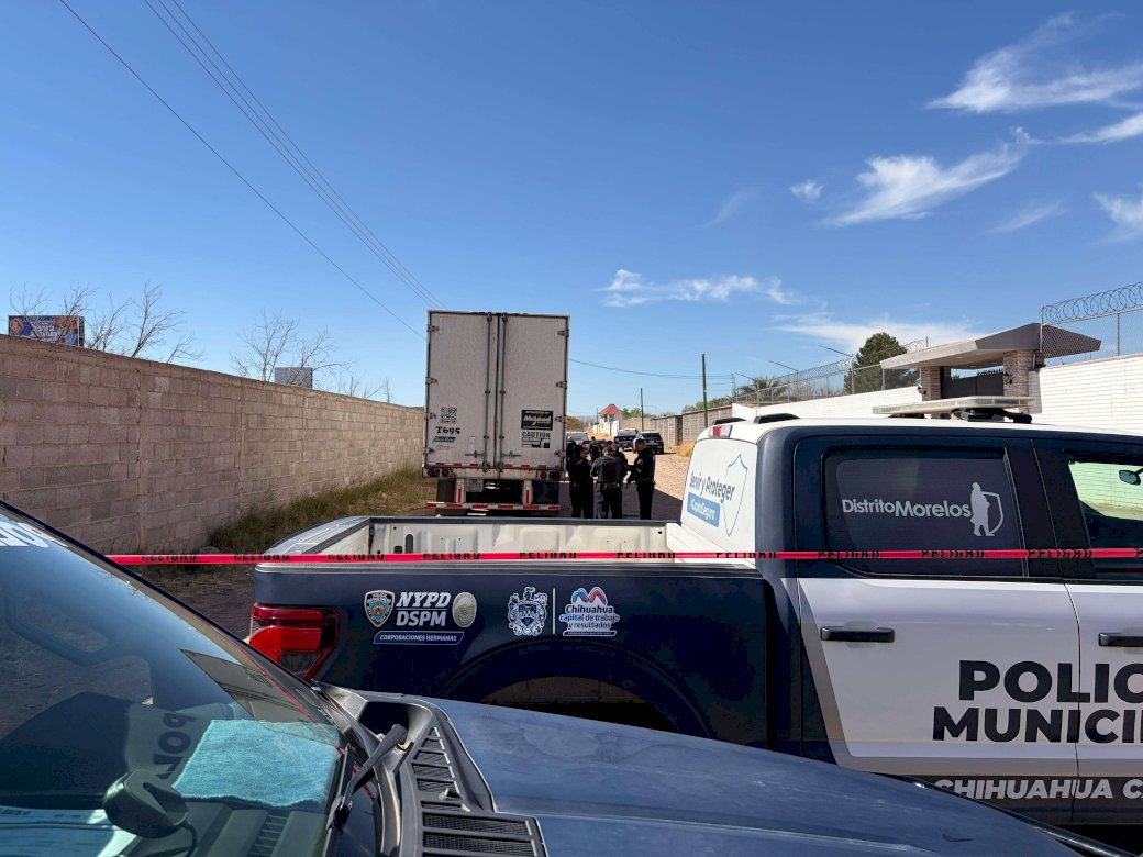 Recuperan tráiler robado en la carretera a Aldama