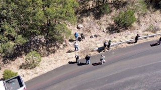 Localizan restos óseos en carretera a Guadalupe y Calvo
