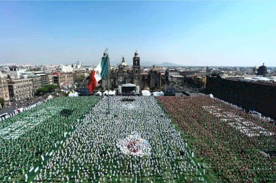 Rompe México Récord Guinness con clase de futbol masiva