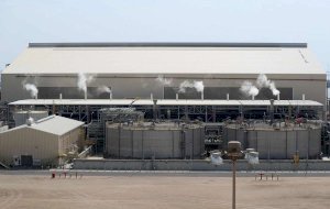 Ataca Irán instalaciones de energía en todo el Golfo Pérsico