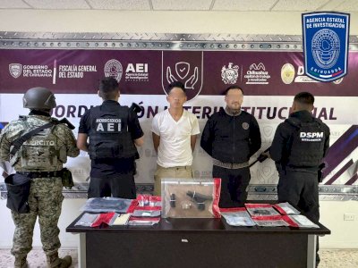 Arrestan a dos con droga y arma de fuego en la colonia Nuevo Triunfo