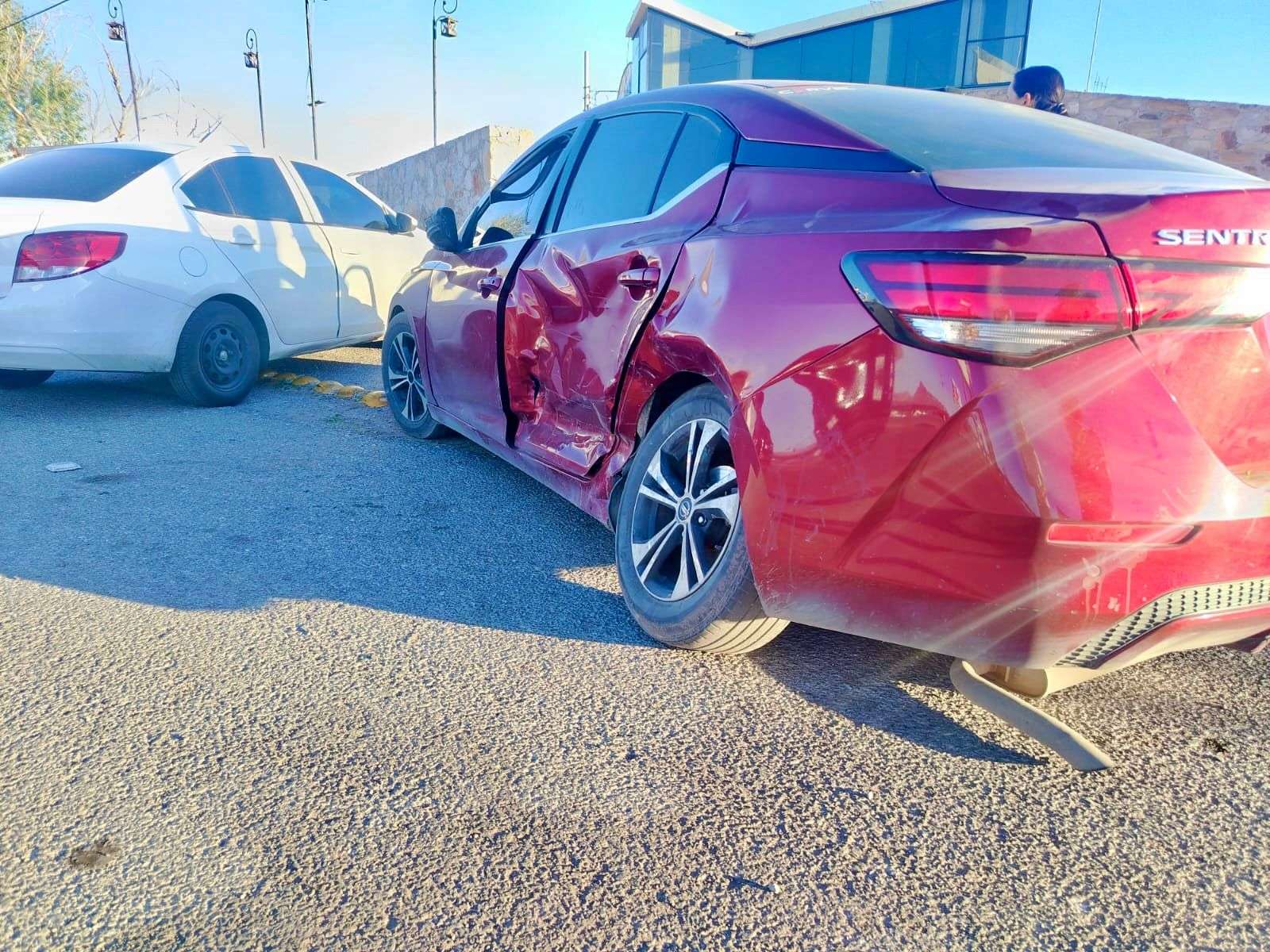 Deja dos heridos choque por vuelta prohibida en el Aeropuerto