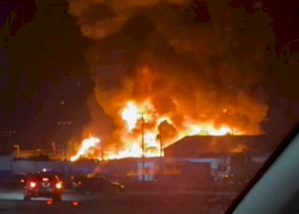 Consume voraz incendio fábrica de tarimas al norte de la ciudad