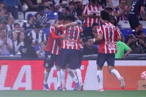 Logra Chivas triunfo ante Moterrey 