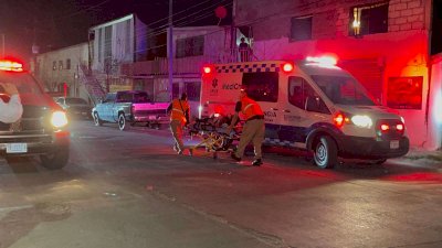 Sufre serias lesiones tras caer de un tercer piso en colonia El Palomar