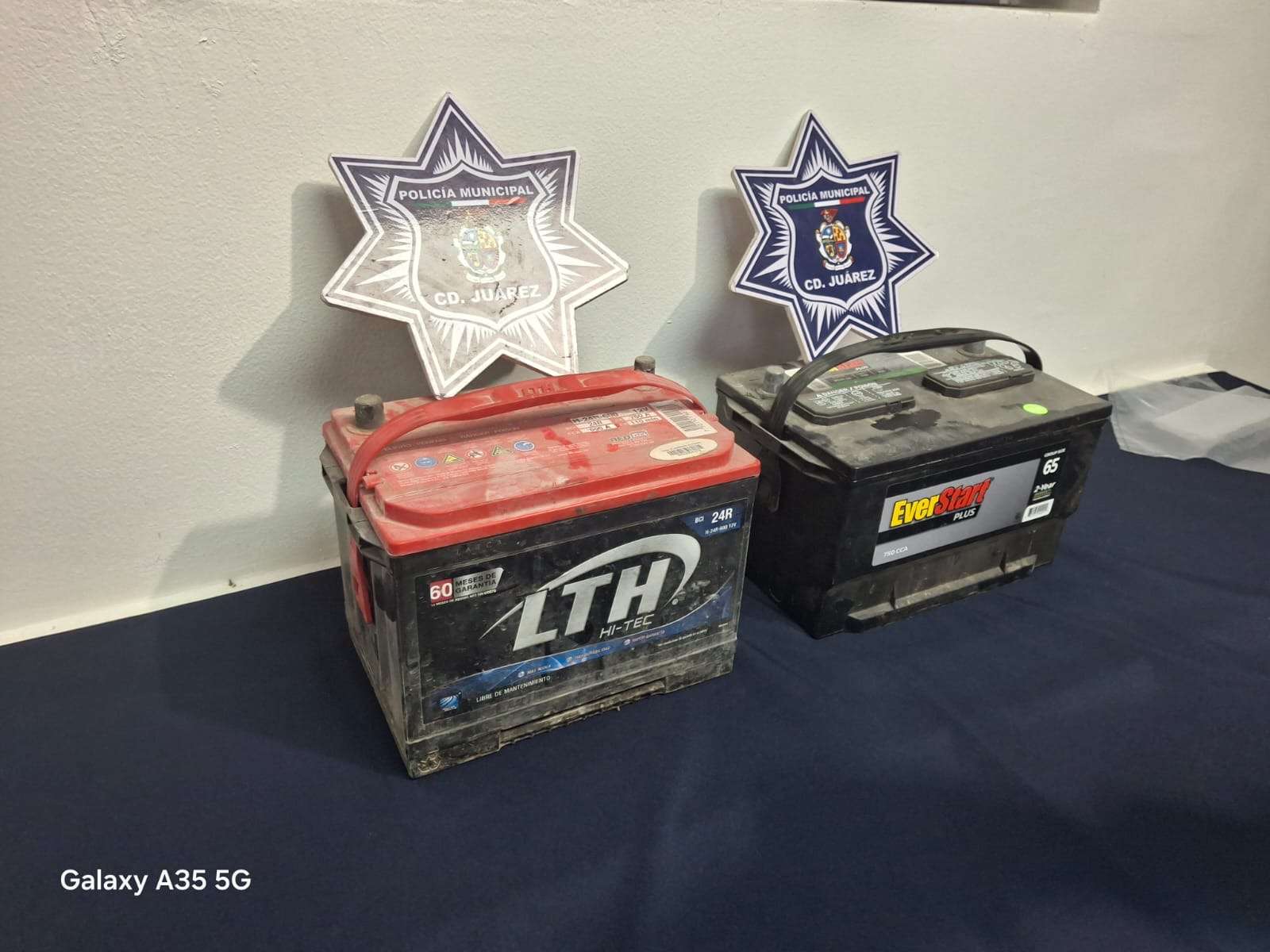 Arrestan a pareja por robo de autopartes 