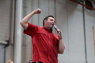 CRUZ GO-BER-NA-DOR