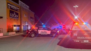 Balean a conductor de auto de lujo en el R. Almada