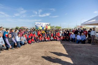 Inician construcción de cancha de fútbol en Laderas del Norte en Delicias 