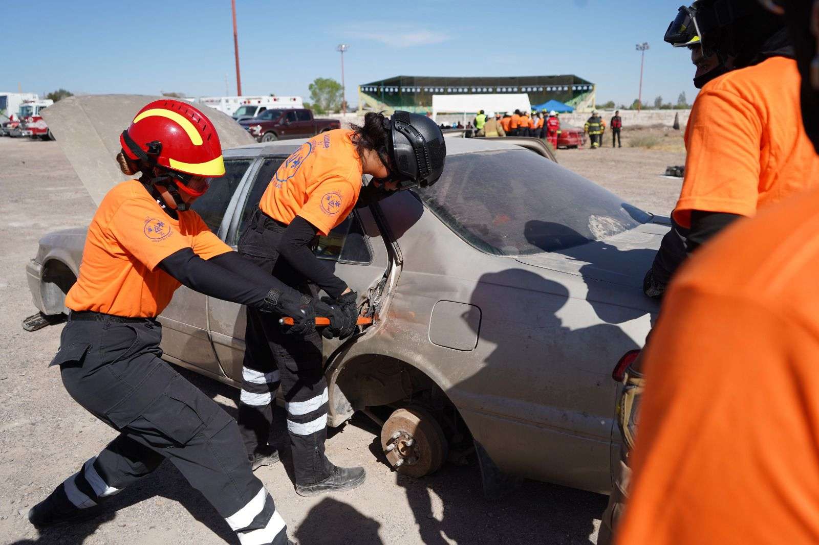 Capacita UTCJ a estudiantes en rescate vehicular