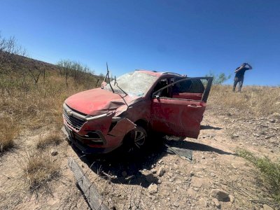 Resulta pareja herida por accidente en la rúa a Juárez