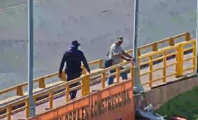 Intenta saltar de puente para quitarse la vida en la Carranza y Canal 