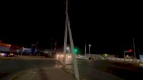 Sigue poste apoyado sobre otro en la Dostoyevski