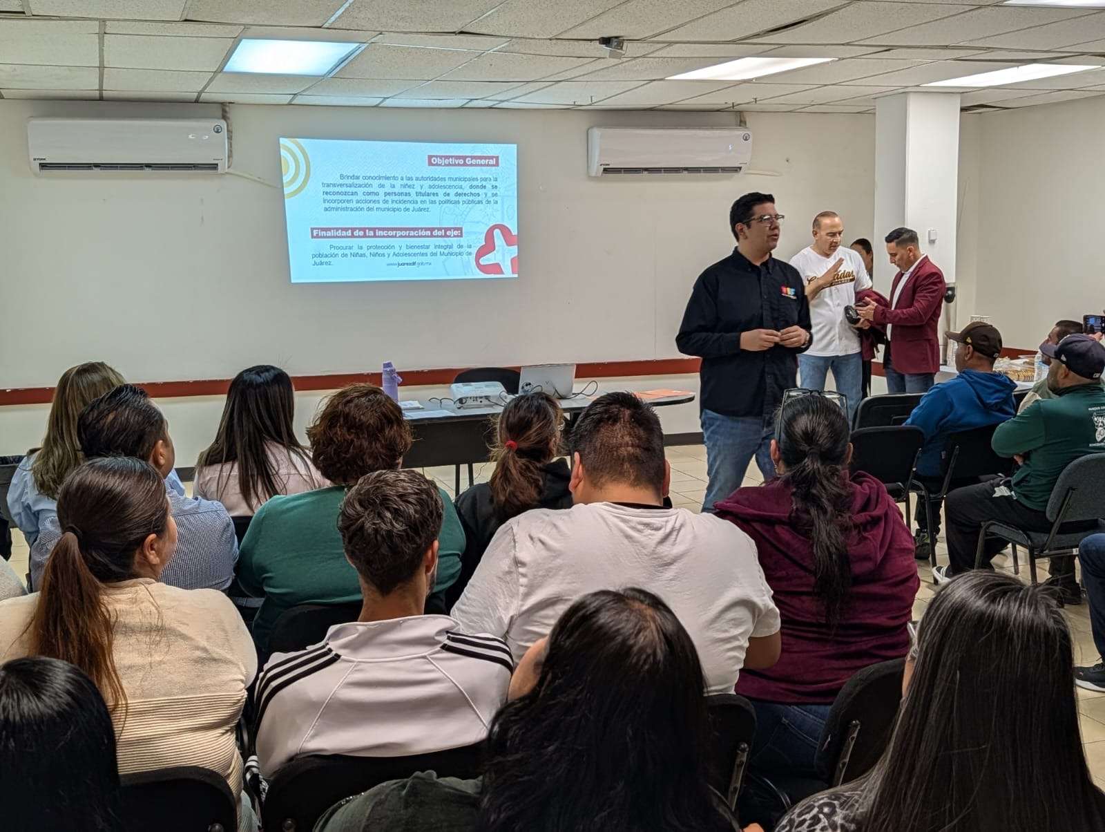 Capacitan a personal para proteger a niñas y niños en espacios públicos