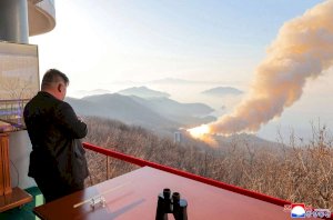 Corea del Norte prueba motor de misil capaz de llegar a EU