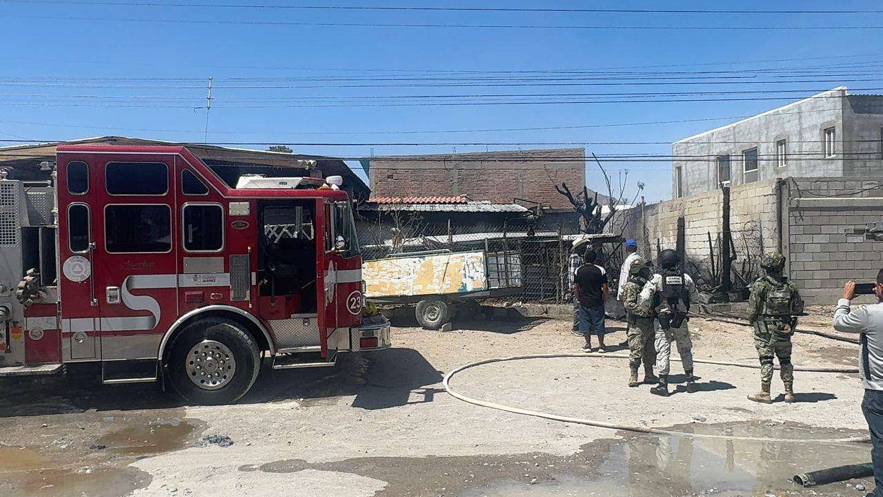 Consume incendio vivienda y taller en la colonia Enriquez Guzmán