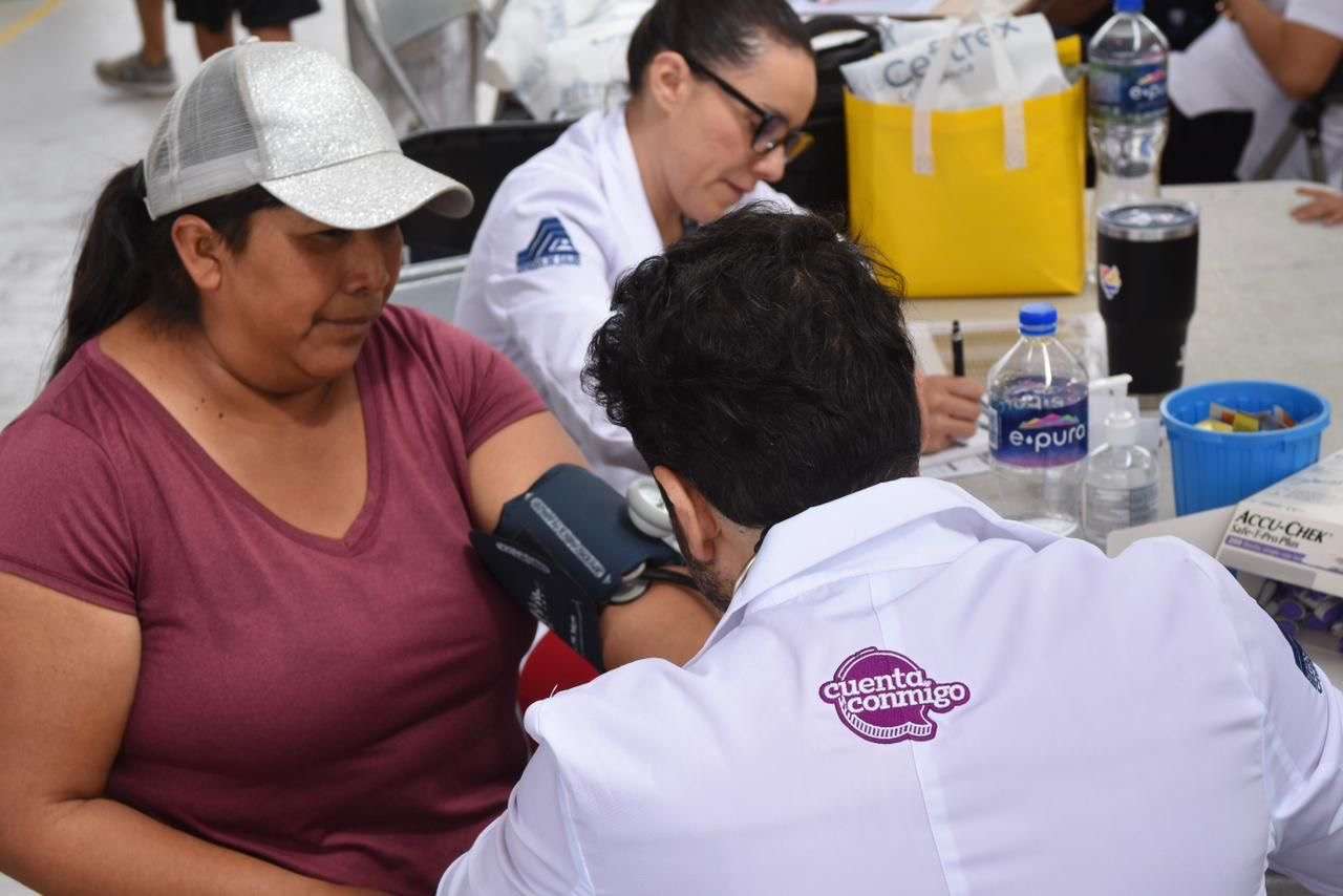 Lleva el servicios médicos y apoyo al Valle de Juarez 