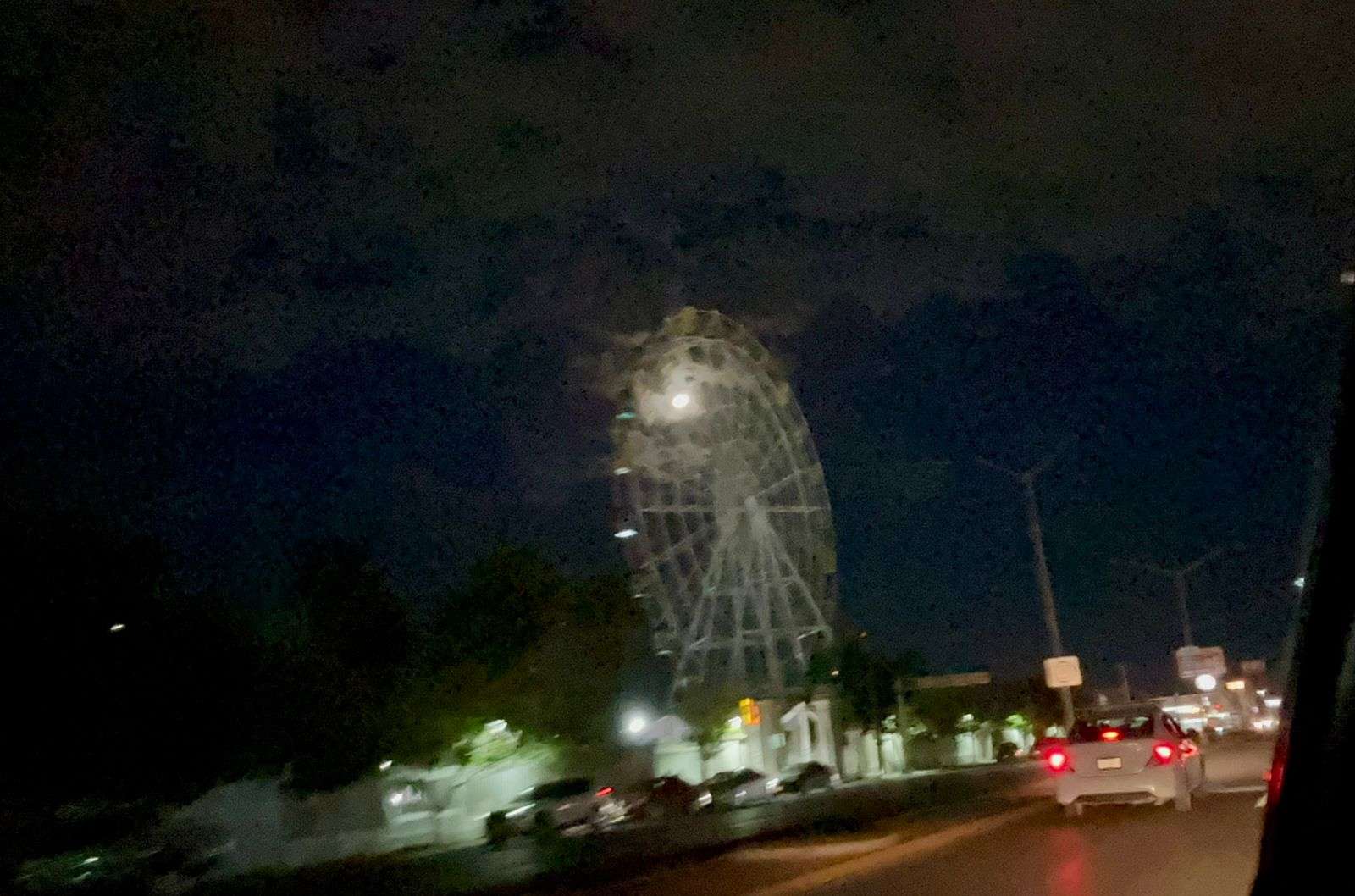 Fallan luminarias en la Tecnológico; zona de la Deportiva queda a oscuras