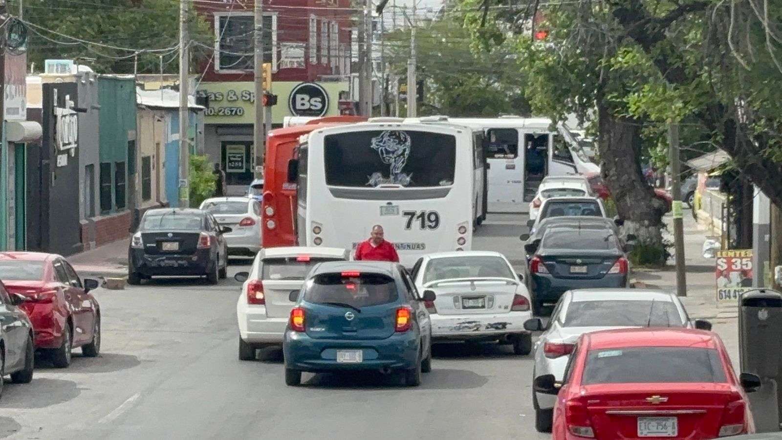 Genera choque caos vial en la Neri Santos