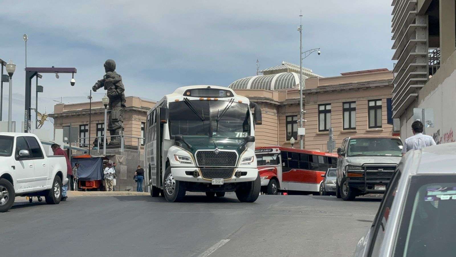 Genera choque caos vial en la Neri Santos