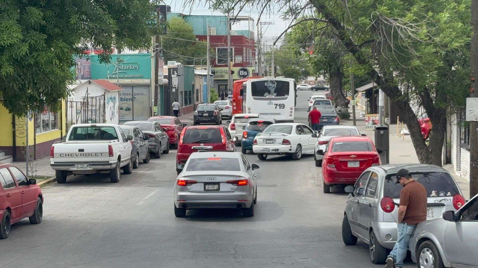 Genera choque caos vial en la Neri Santos