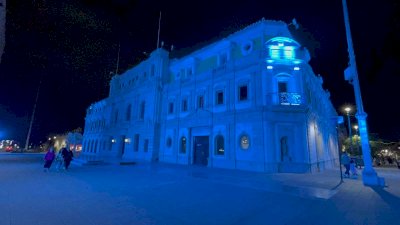 Visten de colores con show de luces la Plaza de Armas 