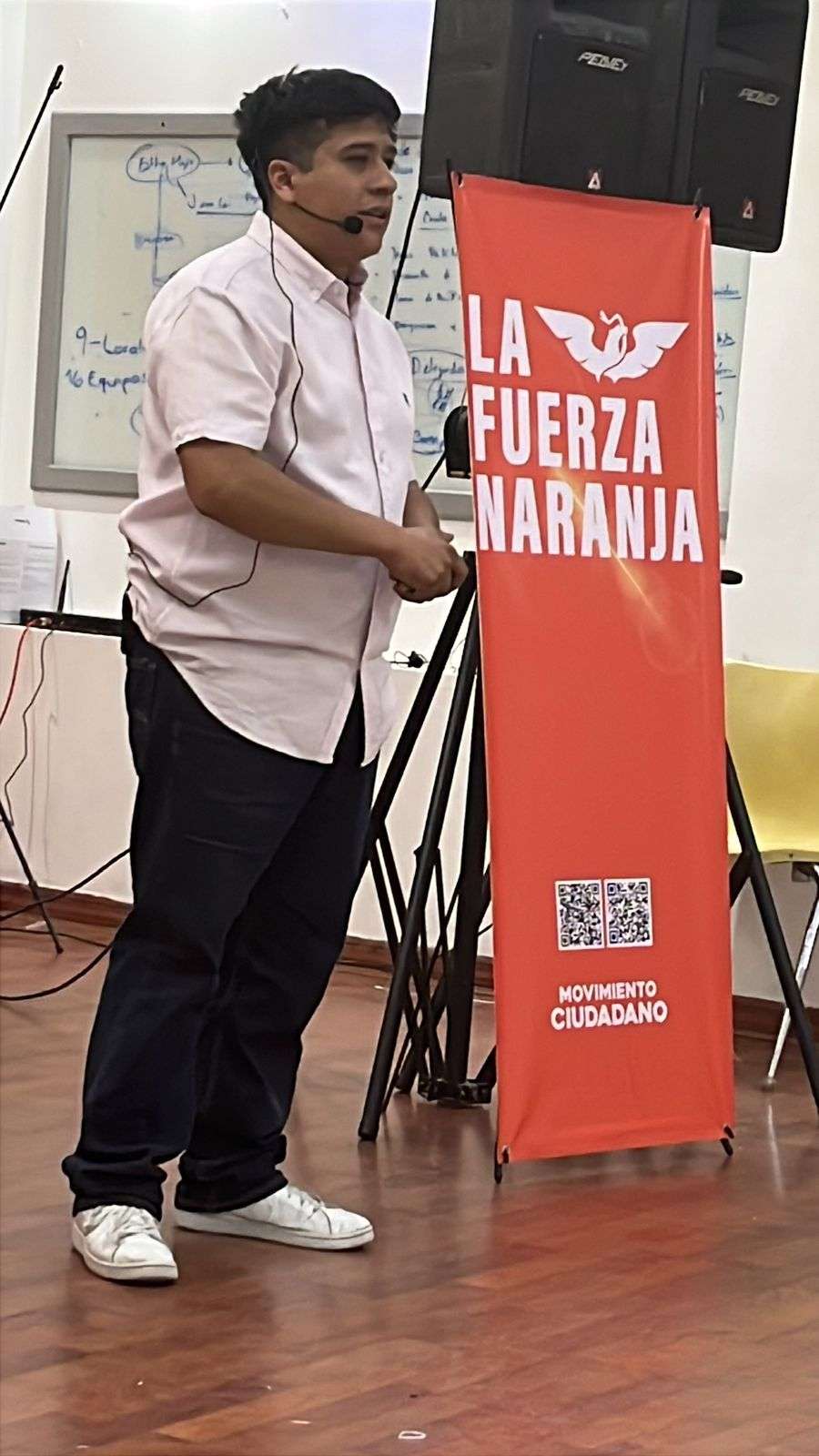 Ofrecen jóvenes de MC talleres sobre violencia digital 