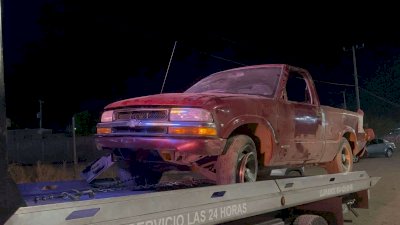 Vuelca pick up en carretera Chihuahua-Aldama