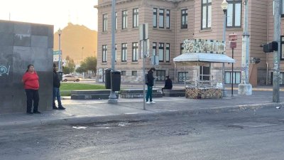 Afectan retrasos en el transporte público a usuarios por Semana Santa