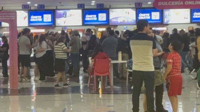 Aprovechan chihuahuenses días de asueto; abarrotan bares y cines