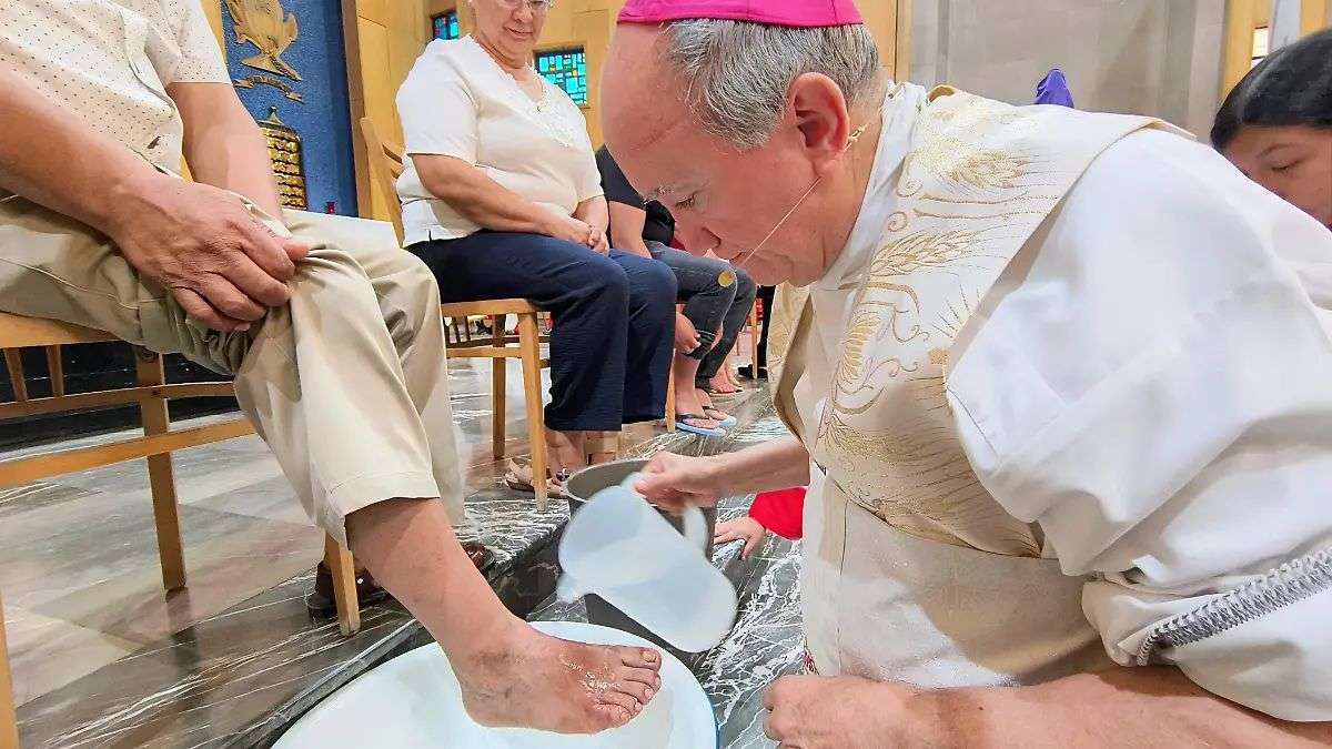 Encabeza Obispo José Guadalupe Torres inicio del Triduo Pascual