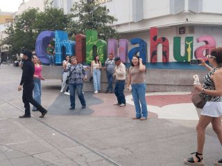 Disfrutan música en vivo en el Centro de Chihuahua