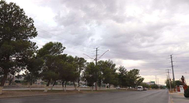 Amanece Juárez con lluvia ligera y cielo parcialmente nuboso