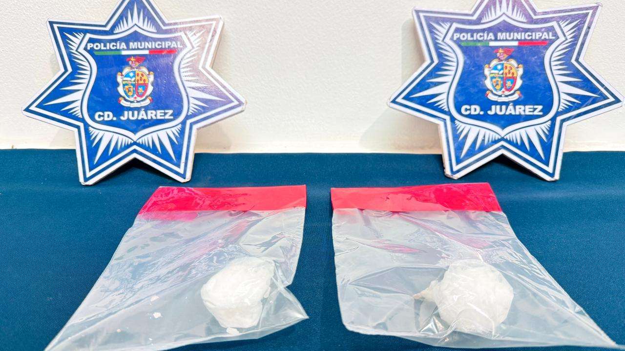 Arrestan a dos con droga; los relacionan a asaltos violentos a comercios