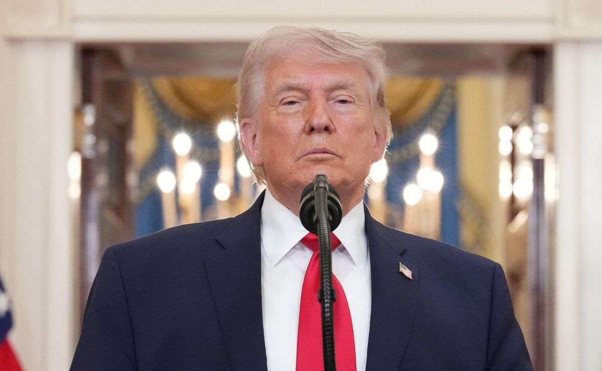 Abran el maldito estrecho, malditos locos, o vivirán en el infierno: Trump a Irán