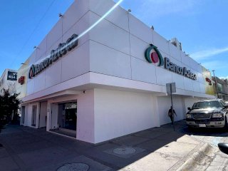 Baja el dólar a los $18 en casa de cambio Camnosa 