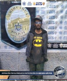 Detienen en flagrancia a ladrón robando cableado de un camión 