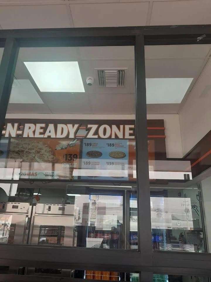 Clausuran Little Caesars de Santiago Troncoso por plagas y riesgo sanitario