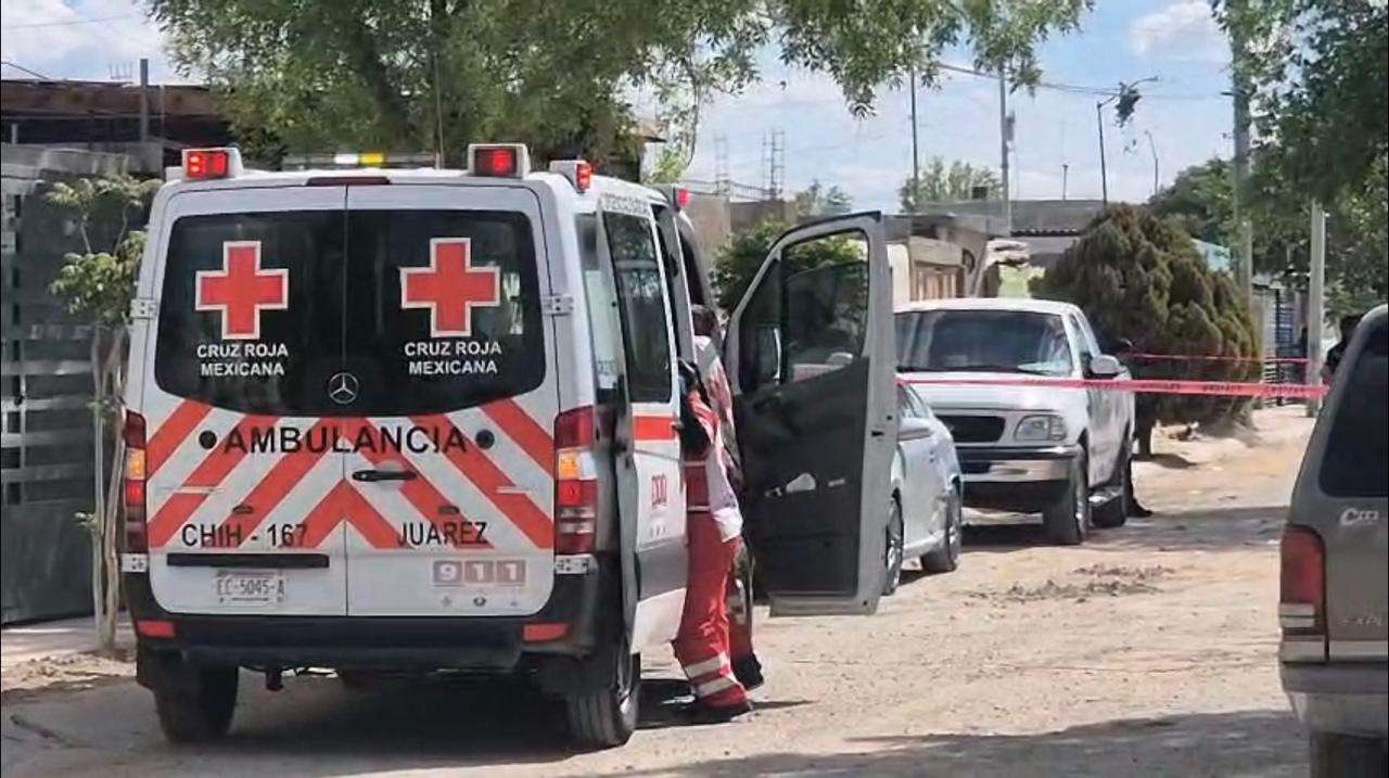 Atacan a balazos a hombre y mujer en Parajes de San Juan
