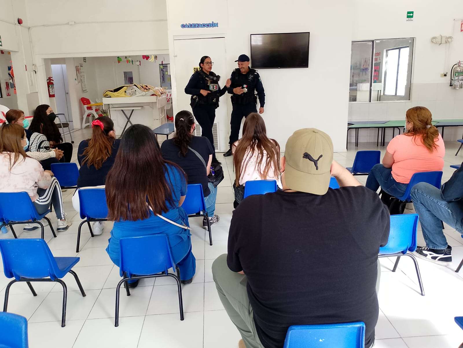 Ofrecen talleres de prevención de violencia a familias en Guardería Crayolas