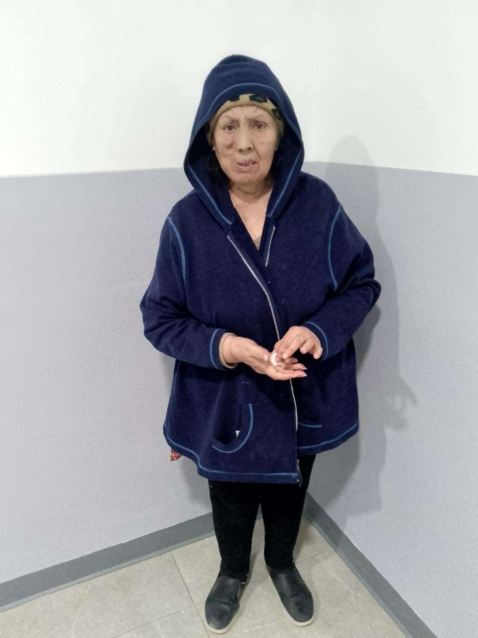 Solicitan ayuda para buscar a familia de mujer extraviada