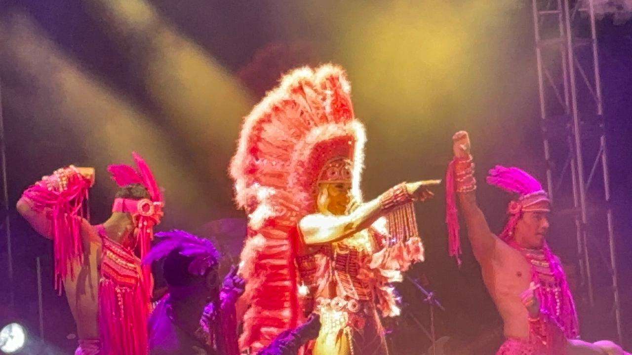 Celebra Yuri 49 años de trayectoria en su tour Icónica