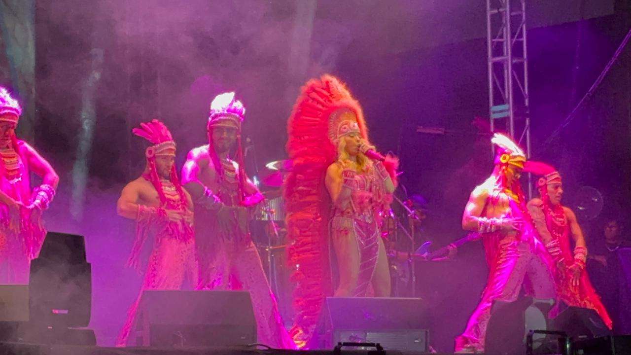 Celebra Yuri 49 años de trayectoria en su tour Icónica