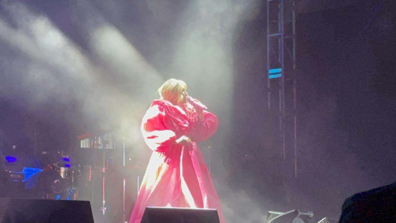 Celebra Yuri 49 años de trayectoria en su tour Icónica