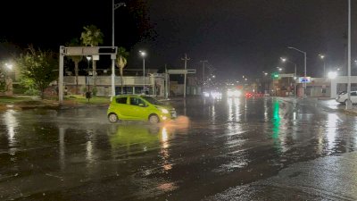 Sorprende lluvia al Centro de la ciudad