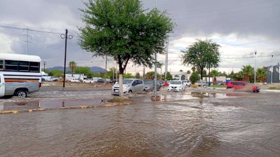 Registra Delicias fuerte lluvia con granizo